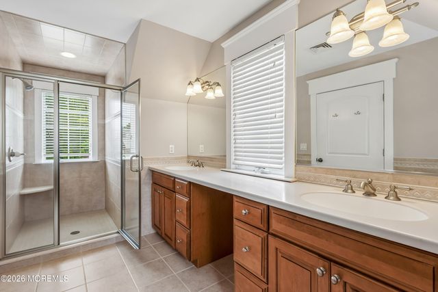 16 Pine Street, Toms River, NJ 08753