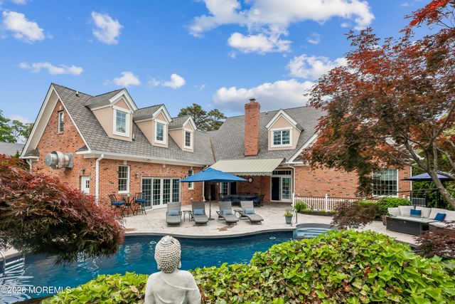 16 Pine Street, Toms River, NJ 08753