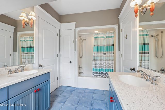 16 Pine Street, Toms River, NJ 08753