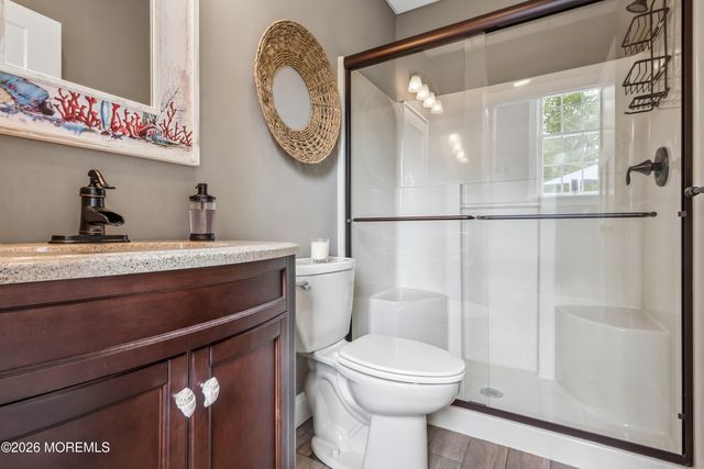 16 Pine Street, Toms River, NJ 08753
