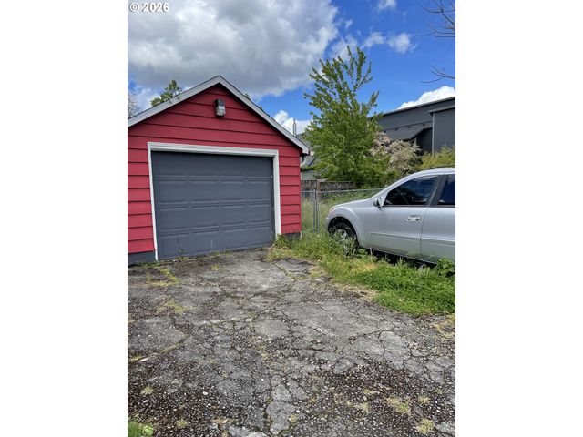 5520 Se MILWAUKIE Ave, Portland, OR 97202
