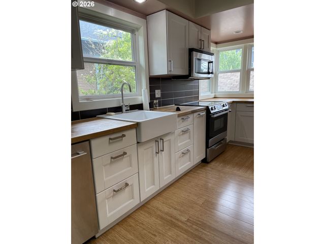 5520 Se MILWAUKIE Ave, Portland, OR 97202