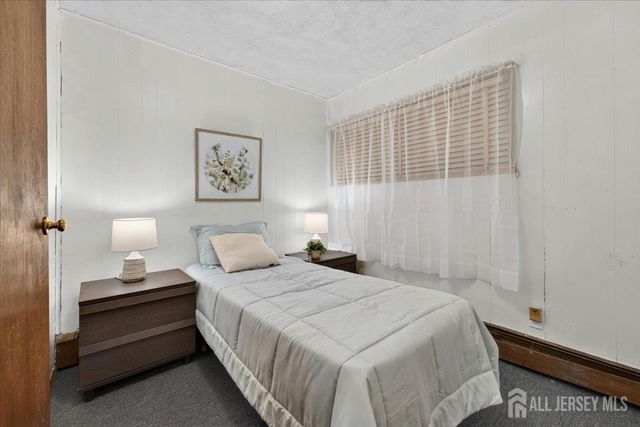 25 Kenmore Road, Edison, NJ 08817