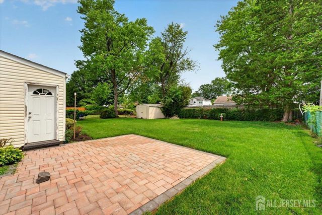 25 Kenmore Road, Edison, NJ 08817