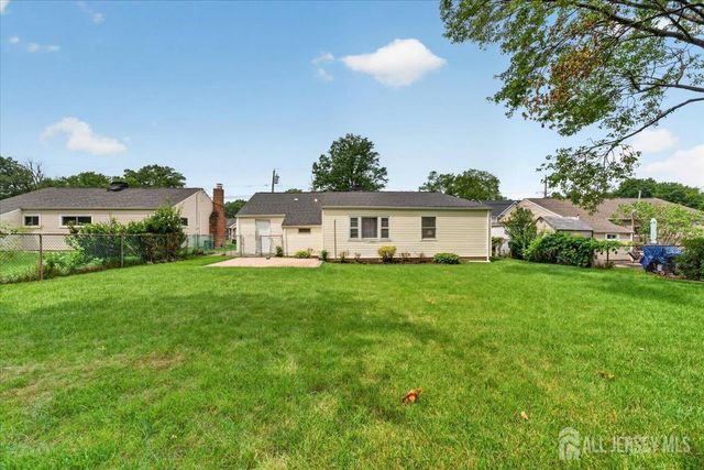 25 Kenmore Road, Edison, NJ 08817