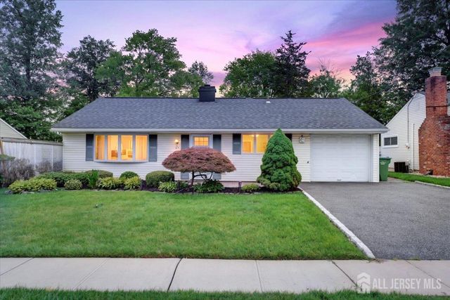 25 Kenmore Road, Edison, NJ 08817