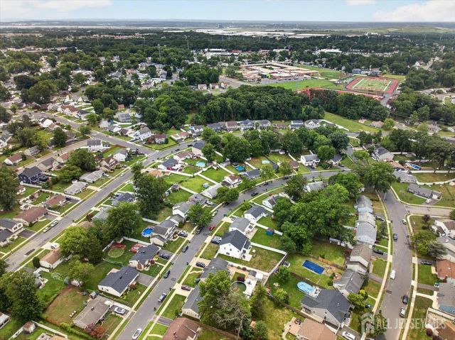 25 Kenmore Road, Edison, NJ 08817