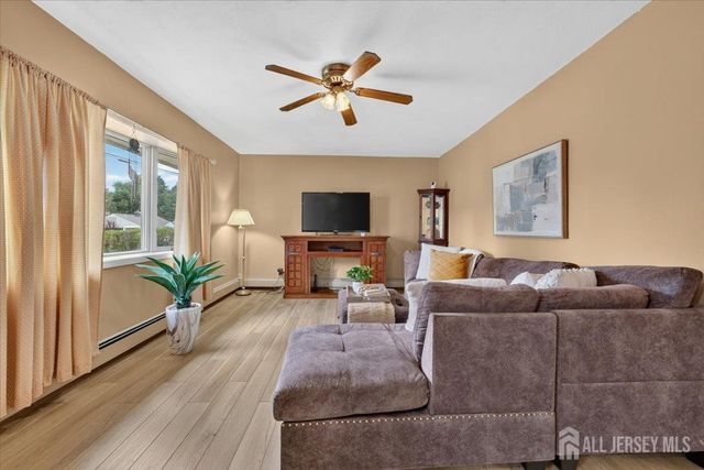 25 Kenmore Road, Edison, NJ 08817