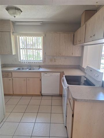 305 PINE ROAD, Nokomis, FL 34275
