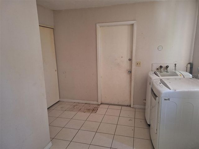 305 PINE ROAD, Nokomis, FL 34275