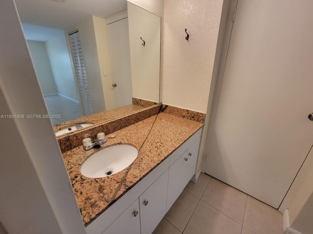 4304 NW 9th Ave 3-2G, Deerfield Beach, FL 33064