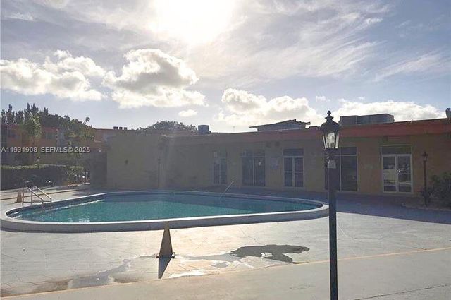 4304 NW 9th Ave 3-2G, Deerfield Beach, FL 33064