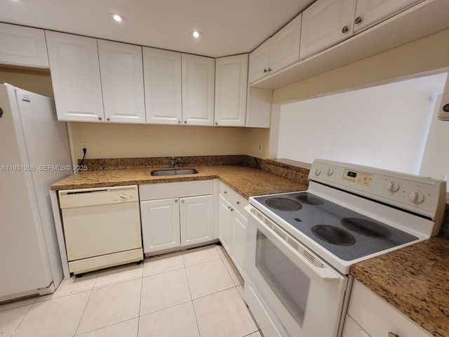 4304 NW 9th Ave 3-2G, Deerfield Beach, FL 33064