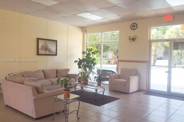 4304 NW 9th Ave 3-2G, Deerfield Beach, FL 33064