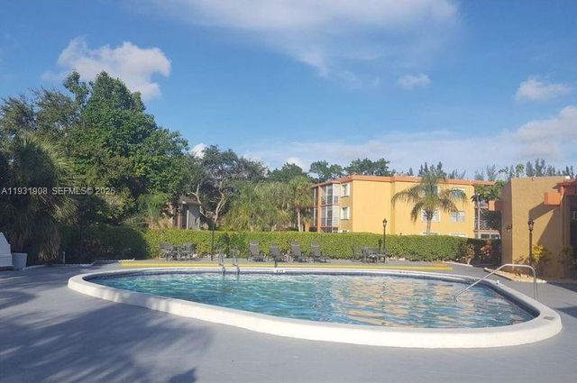 4304 NW 9th Ave 3-2G, Deerfield Beach, FL 33064