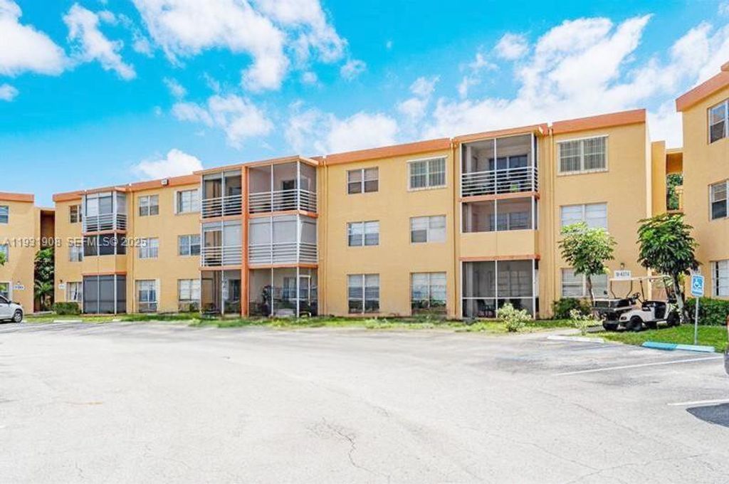 4304 NW 9th Ave 3-2G, Deerfield Beach, FL 33064