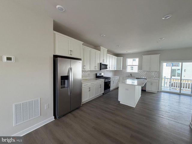 39 E FRONT STREET, Bridgeport, PA 19405