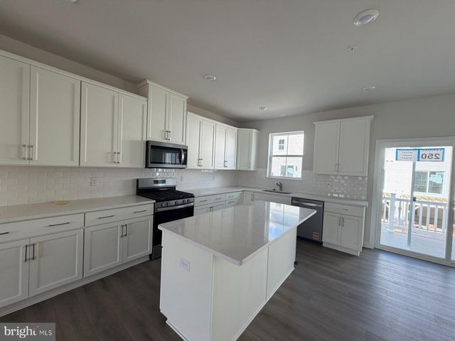 39 E FRONT STREET, Bridgeport, PA 19405