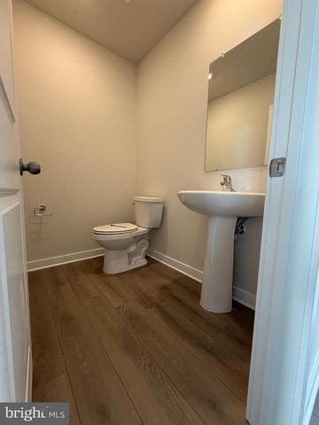 39 E FRONT STREET, Bridgeport, PA 19405