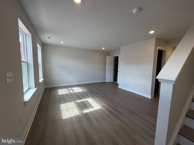 39 E FRONT STREET, Bridgeport, PA 19405