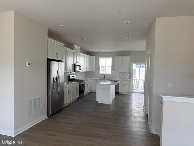 39 E FRONT STREET, Bridgeport, PA 19405