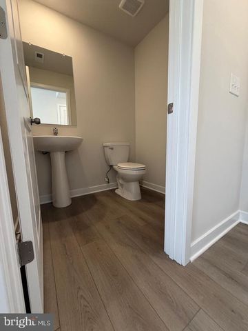 39 E FRONT STREET, Bridgeport, PA 19405