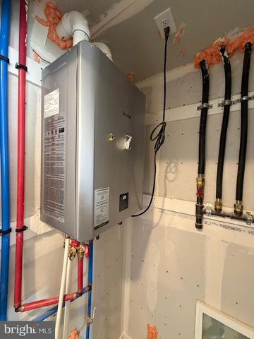 39 E FRONT STREET, Bridgeport, PA 19405