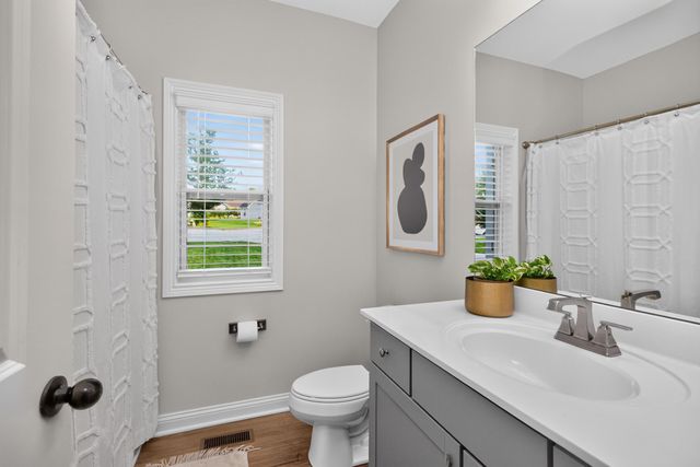 1975 Covington Point, Lexington, KY 40509
