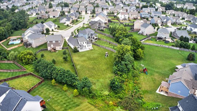 1975 Covington Point, Lexington, KY 40509