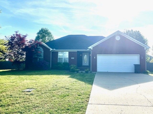 12 Oak Point Dr, Fayetteville, TN 37334