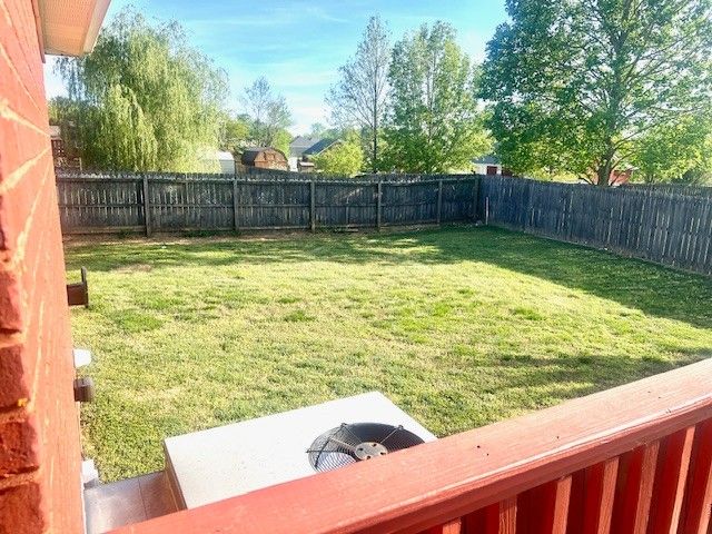 12 Oak Point Dr, Fayetteville, TN 37334
