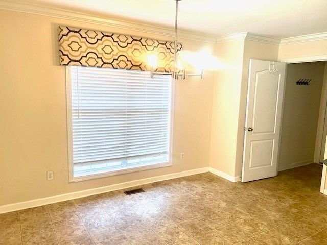 12 Oak Point Dr, Fayetteville, TN 37334