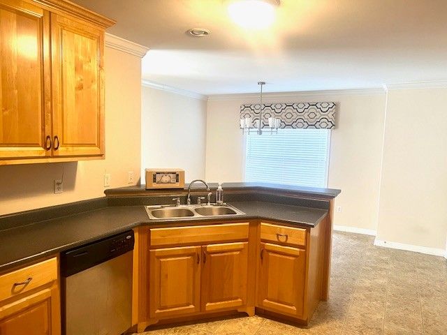 12 Oak Point Dr, Fayetteville, TN 37334