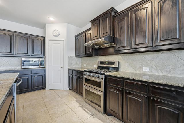 2701 Albatross Lane, Fort Worth, TX 76177