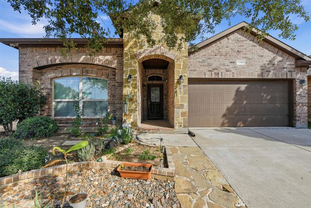 2701 Albatross Lane, Fort Worth, TX 76177