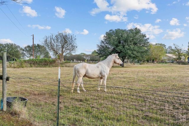 71 Long Horn Loop, New Waverly, TX 77358