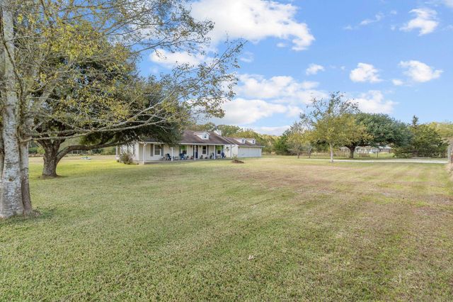 71 Long Horn Loop, New Waverly, TX 77358