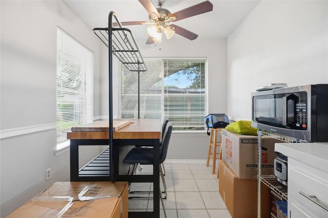 466 El Toro Lane, Webster, TX 77598