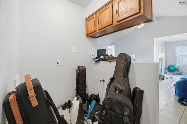 466 El Toro Lane, Webster, TX 77598