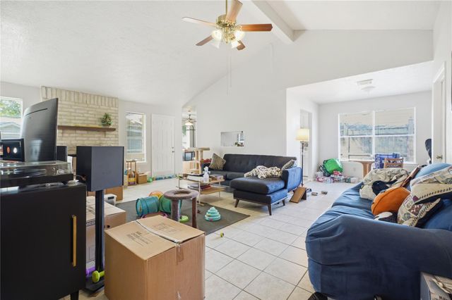 466 El Toro Lane, Webster, TX 77598