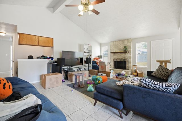 466 El Toro Lane, Webster, TX 77598