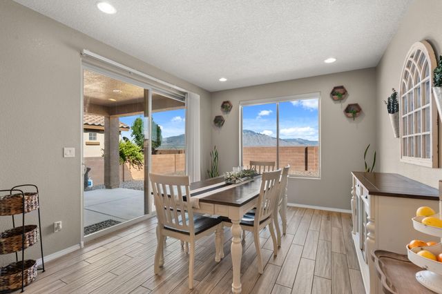 3953 Mountain Trail Loop NE, Rio Rancho, NM 87144