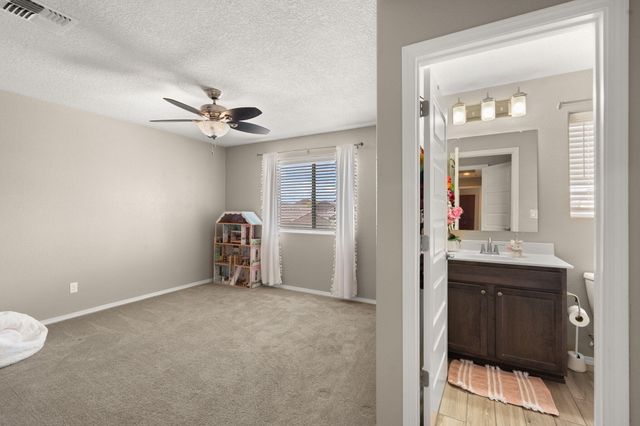 3953 Mountain Trail Loop NE, Rio Rancho, NM 87144