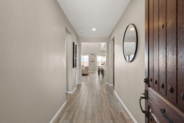3953 Mountain Trail Loop NE, Rio Rancho, NM 87144