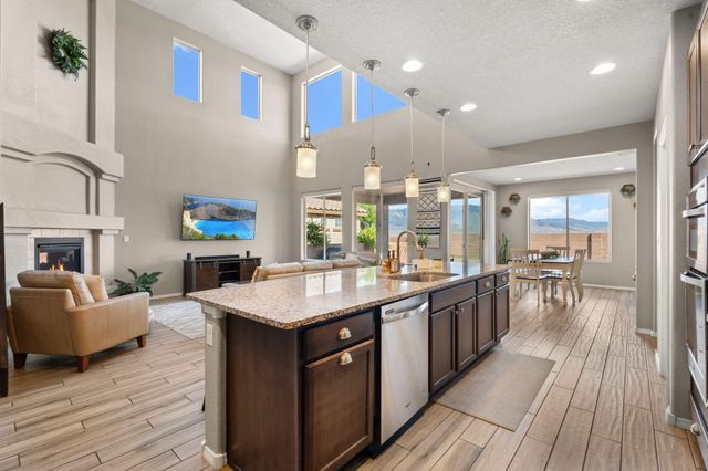 3953 Mountain Trail Loop NE, Rio Rancho, NM 87144