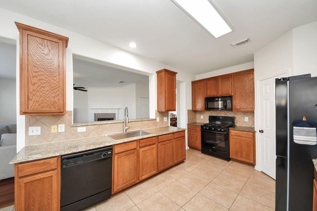 2705 Calico Creek Lane, Pearland, TX 77584