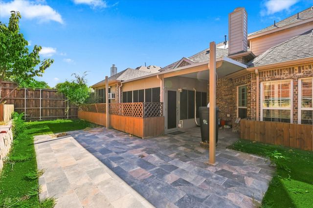 809 Meadowside Court, Garland, TX 75043