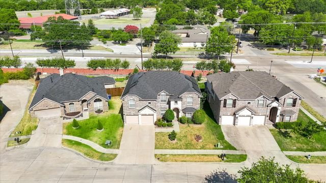 809 Meadowside Court, Garland, TX 75043