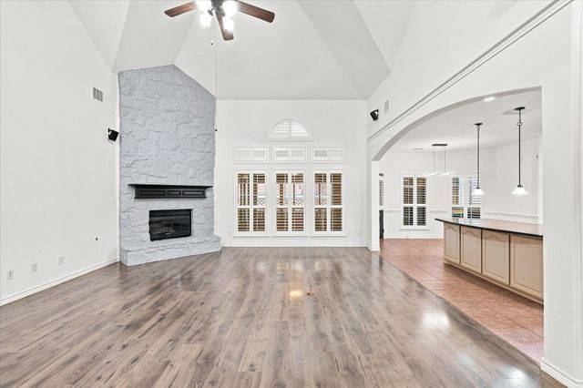 809 Meadowside Court, Garland, TX 75043