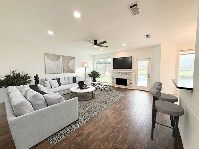 1307 Pawnee Trail, Carrollton, TX 75007